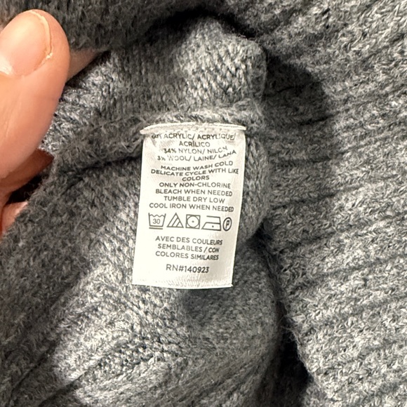 LOFT Charcoal Gray Turtleneck Sweater size medium - Picture 6 of 8